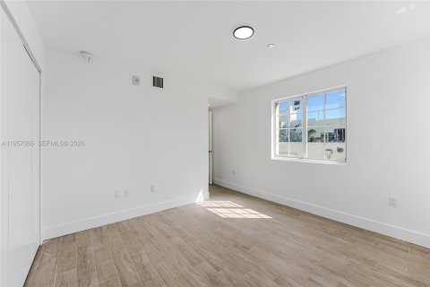 Apartamento en alquiler en Miami Beach, Florida, 2 dormitorios, 106.84 m2 № 2011846 - foto 5