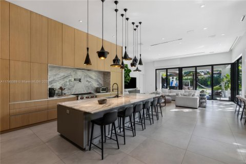 House in Pinecrest, Florida 5 bedrooms, 565.87 sq.m. № 1939671 - photo 20