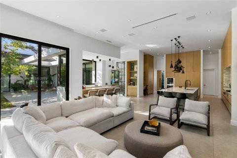 Villa ou maison à vendre à Pinecrest, Floride: 5 chambres, 565.87 m2 № 1939671 - photo 24