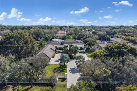 Villa ou maison à vendre à Pinecrest, Floride: 5 chambres, 565.87 m2 № 1939671 - photo 14