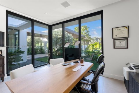 Casa en venta en Pinecrest, Florida, 5 dormitorios, 565.87 m2 № 1939671 - foto 26