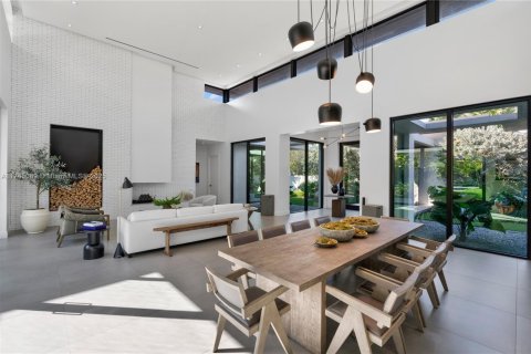 House in Pinecrest, Florida 5 bedrooms, 565.87 sq.m. № 1939671 - photo 17