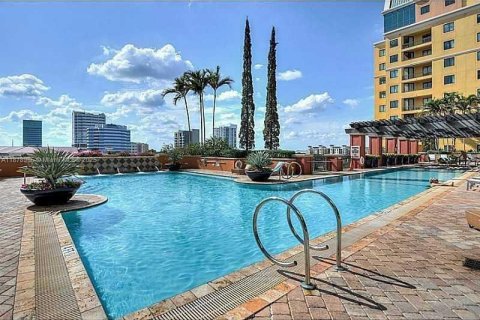 Condo in Fort Lauderdale, Florida, 2 bedrooms  № 1981121 - photo 14