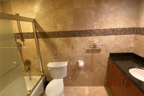 Condo in Fort Lauderdale, Florida, 2 bedrooms  № 1981121 - photo 8