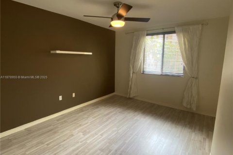 Condo in Fort Lauderdale, Florida, 2 bedrooms  № 1981121 - photo 6