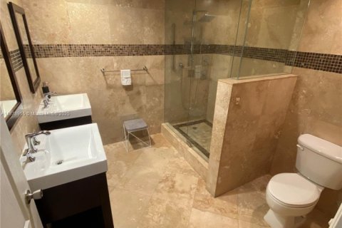 Condo in Fort Lauderdale, Florida, 2 bedrooms  № 1981121 - photo 5