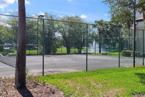 Condo in Tampa, Florida, 2 bedrooms № 2227933 - photo 10