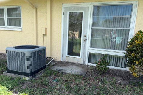 Casa en venta en Clearwater, Florida, 2 dormitorios, 86.86 m2 № 2387710 - foto 19