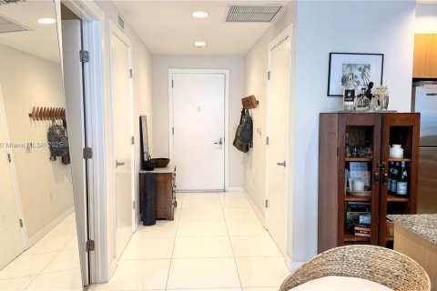 Condo in Miami, Florida  № 1814689 - photo 5