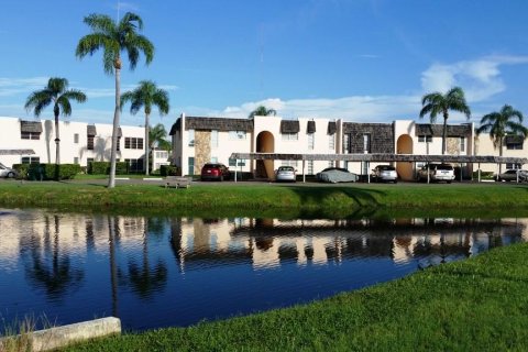 Condo in Seminole, Florida, 2 bedrooms  № 1509395 - photo 2