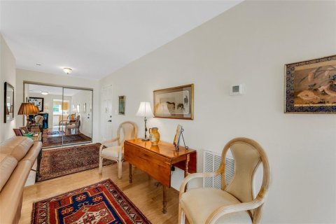 Condo in Seminole, Florida, 2 bedrooms  № 1509395 - photo 22