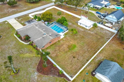 House in Lakeland, Florida 3 bedrooms, 246.56 sq.m. № 2116902