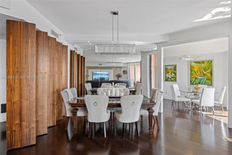 Copropriété à vendre à Coral Gables, Floride: 3 chambres, 294.04 m2 № 2368434 - photo 8