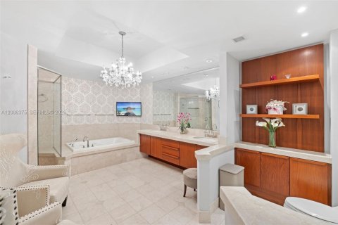 Copropriété à vendre à Coral Gables, Floride: 3 chambres, 294.04 m2 № 2368434 - photo 18