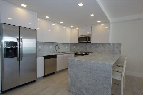 Copropriété à vendre à Sunny Isles Beach, Floride: 1 chambre, 92.9 m2 № 1935619 - photo 9