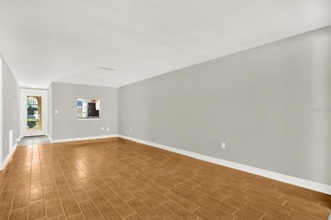 Condo in New Port Richey, Florida, 2 bedrooms  № 2095411 - photo 11