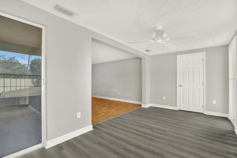 Condo in New Port Richey, Florida, 2 bedrooms  № 2095411 - photo 22