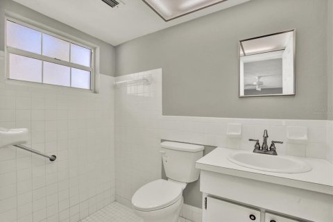 Condo in New Port Richey, Florida, 2 bedrooms  № 2095411 - photo 16