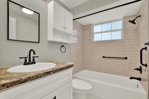 Condo in New Port Richey, Florida, 2 bedrooms  № 2095411 - photo 20