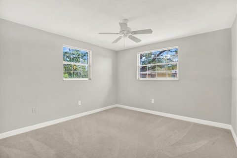 Condo in New Port Richey, Florida, 2 bedrooms  № 2095411 - photo 18