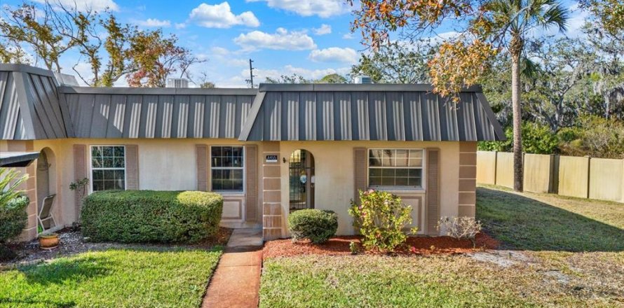 Condo in New Port Richey, Florida, 2 bedrooms  № 2095411