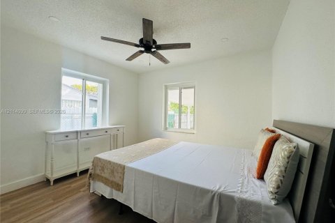 Villa ou maison à vendre à Miami, Floride: 3 chambres, 114.36 m2 № 2439370 - photo 13