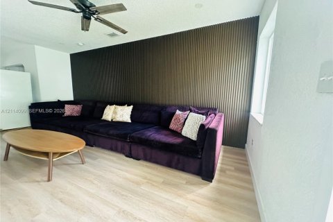 Villa ou maison à vendre à Miami, Floride: 3 chambres, 114.36 m2 № 2439370 - photo 15