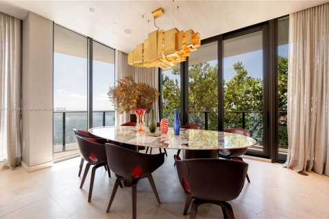 Condominio en alquiler en Miami, Florida, 4 dormitorios, 277.59 m2 № 1934366 - foto 4