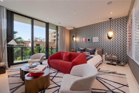 Condominio en alquiler en Miami, Florida, 4 dormitorios, 277.59 m2 № 1934366 - foto 12