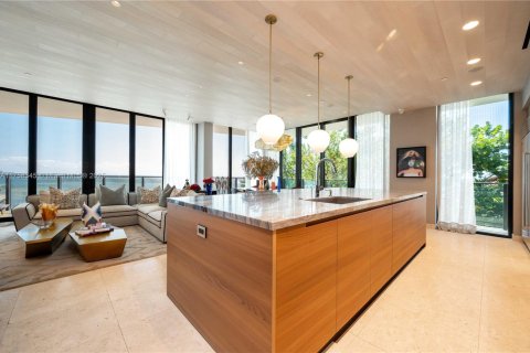 Condominio en alquiler en Miami, Florida, 4 dormitorios, 277.59 m2 № 1934366 - foto 5