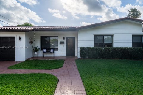 Casa en alquiler en Palmetto Bay, Florida, 4 dormitorios № 2086158 - foto 4