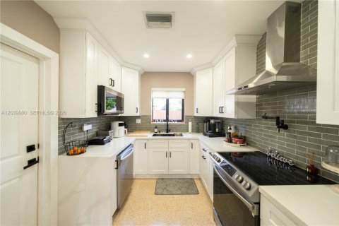 Casa en alquiler en Palmetto Bay, Florida, 4 dormitorios № 2086158 - foto 10
