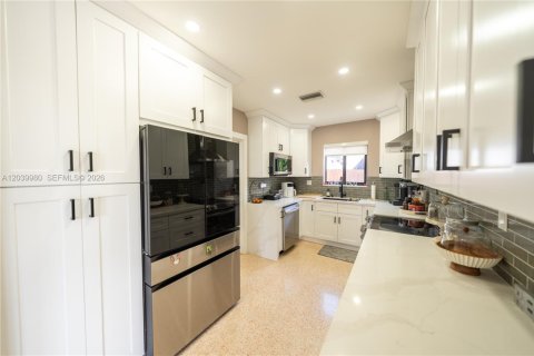 Casa en alquiler en Palmetto Bay, Florida, 4 dormitorios № 2086158 - foto 9
