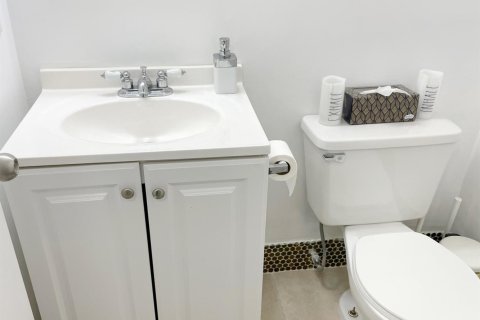 Снять в аренду кондоминиум в Бока-Ратон, Флорида 3 комнаты, 66.89м2, № 2085561 - фото 12