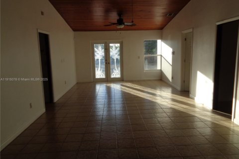 Villa ou maison à louer à Homestead, Floride: 3 chambres, 220.55 m2 № 1971240 - photo 13