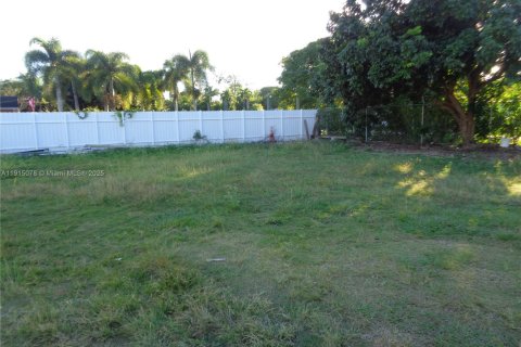Villa ou maison à louer à Homestead, Floride: 3 chambres, 220.55 m2 № 1971240 - photo 9