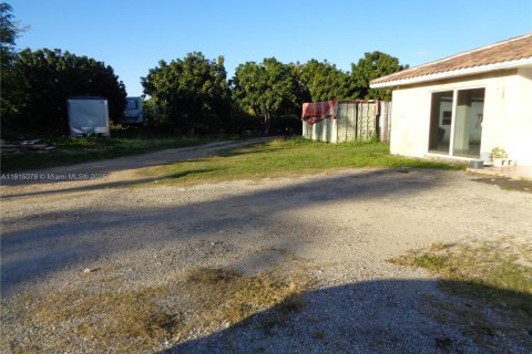 Villa ou maison à louer à Homestead, Floride: 3 chambres, 220.55 m2 № 1971240 - photo 10