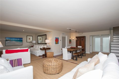 Adosado en alquiler en Key Biscayne, Florida, 2 dormitorios, 167.22 m2 № 1959037 - foto 4