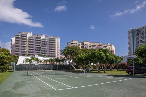 Adosado en alquiler en Key Biscayne, Florida, 2 dormitorios, 167.22 m2 № 1959037 - foto 14
