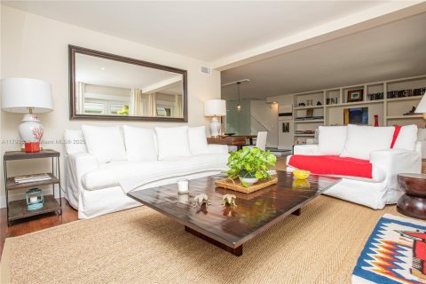 Adosado en alquiler en Key Biscayne, Florida, 2 dormitorios, 167.22 m2 № 1959037 - foto 3