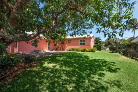 Villa ou maison à vendre à West Palm Beach, Floride: 2 chambres, 116.41 m2 № 1168758 - photo 1