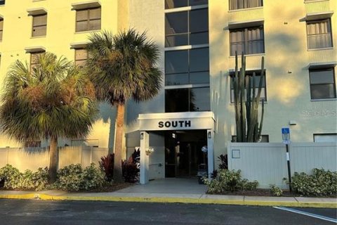 Copropriété à louer à Clearwater, Floride: 2 chambres, 80.82 m2 № 2167830 - photo 2
