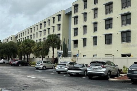 Condo à Clearwater, Floride, 2 chambres  № 2167830