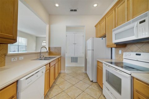 House in Four Corners, Florida 4 bedrooms, 213.3 sq.m. № 1751052 - photo 11
