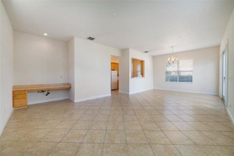 House in Four Corners, Florida 4 bedrooms, 213.3 sq.m. № 1751052 - photo 7