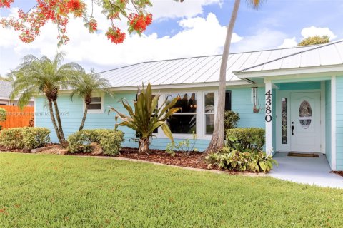 House in Palm Beach Gardens, Florida 3 bedrooms, 165.09 sq.m. № 1770349 - photo 6