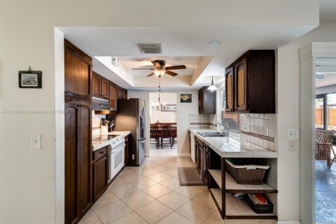 House in Palm Beach Gardens, Florida 3 bedrooms, 165.09 sq.m. № 1770349 - photo 13