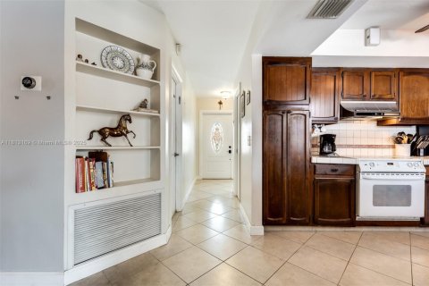 House in Palm Beach Gardens, Florida 3 bedrooms, 165.09 sq.m. № 1770349 - photo 16