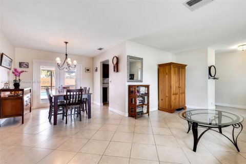 House in Palm Beach Gardens, Florida 3 bedrooms, 165.09 sq.m. № 1770349 - photo 11