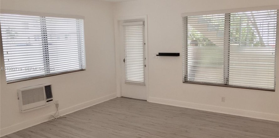 Estudio en Miami Beach, Florida № 2045387